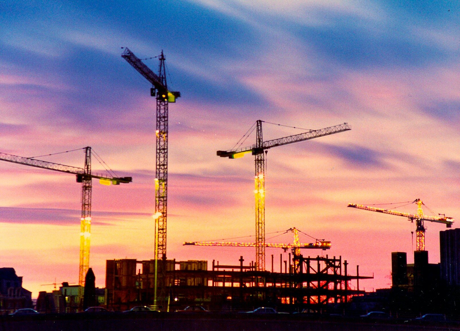Industry-Specific Umbrella Coverage: Construction, Transportation and Service Businesses